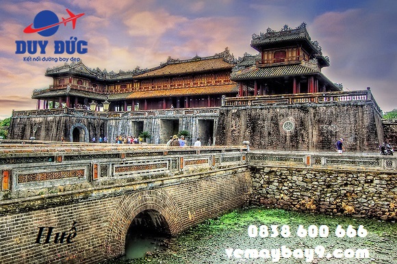 Giá vé máy bay từ TPHCM đi Huế bao nhiêu?